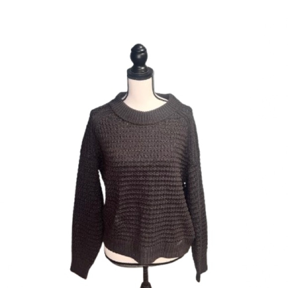 Universal thread- Grey sweater